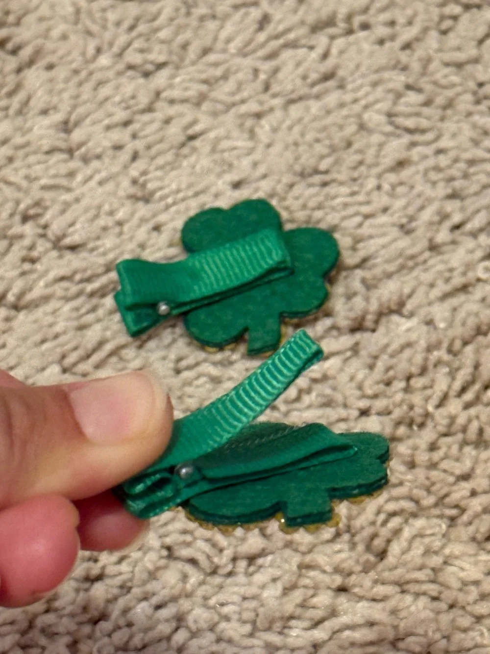 Green Sequin Clover Kids Hair Clips Set